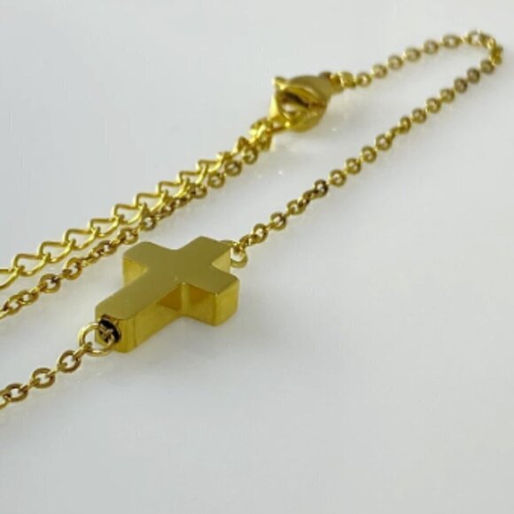 Cross on Cable Chain Link Bracelet Stainless Steel - Picture 7 of 12